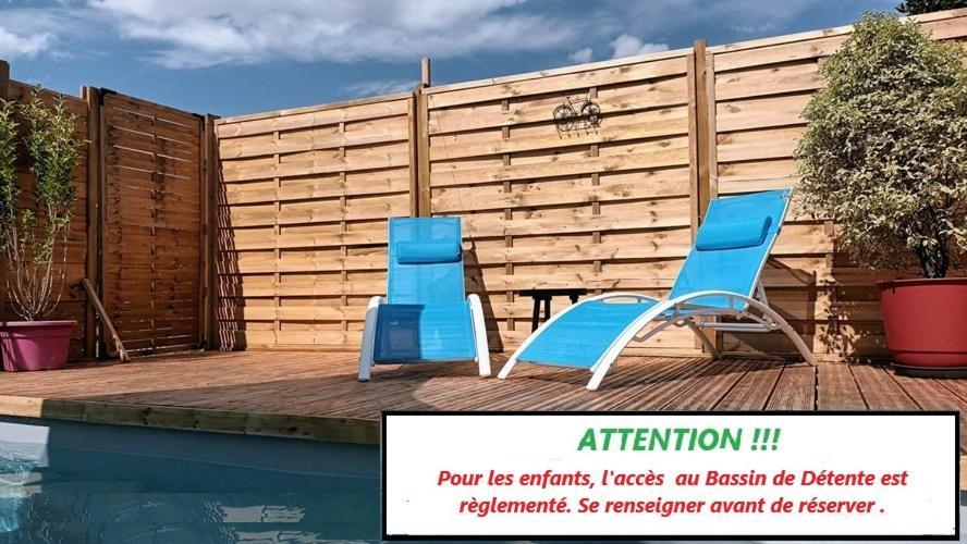 Le Clos Des Passiflores Pons Bagian luar foto
